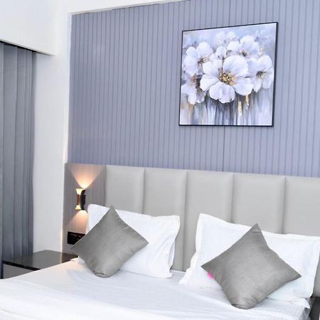 Hotel Dream Ahmedabad Ngoại thất bức ảnh