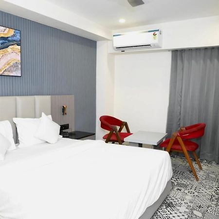Hotel Dream Ahmedabad Ngoại thất bức ảnh