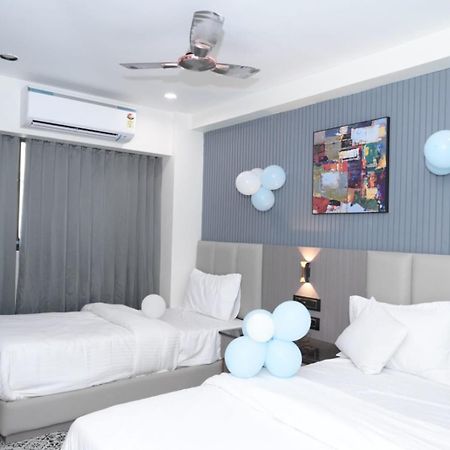Hotel Dream Ahmedabad Ngoại thất bức ảnh