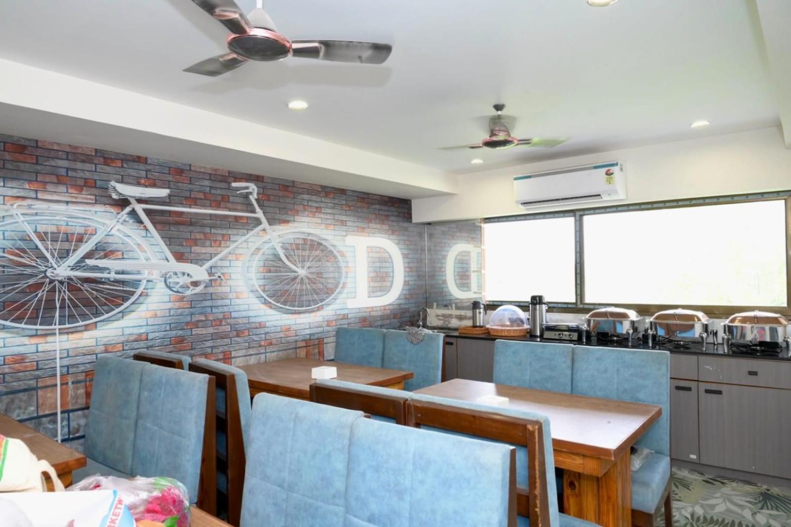 Hotel Dream Ahmedabad Ngoại thất bức ảnh