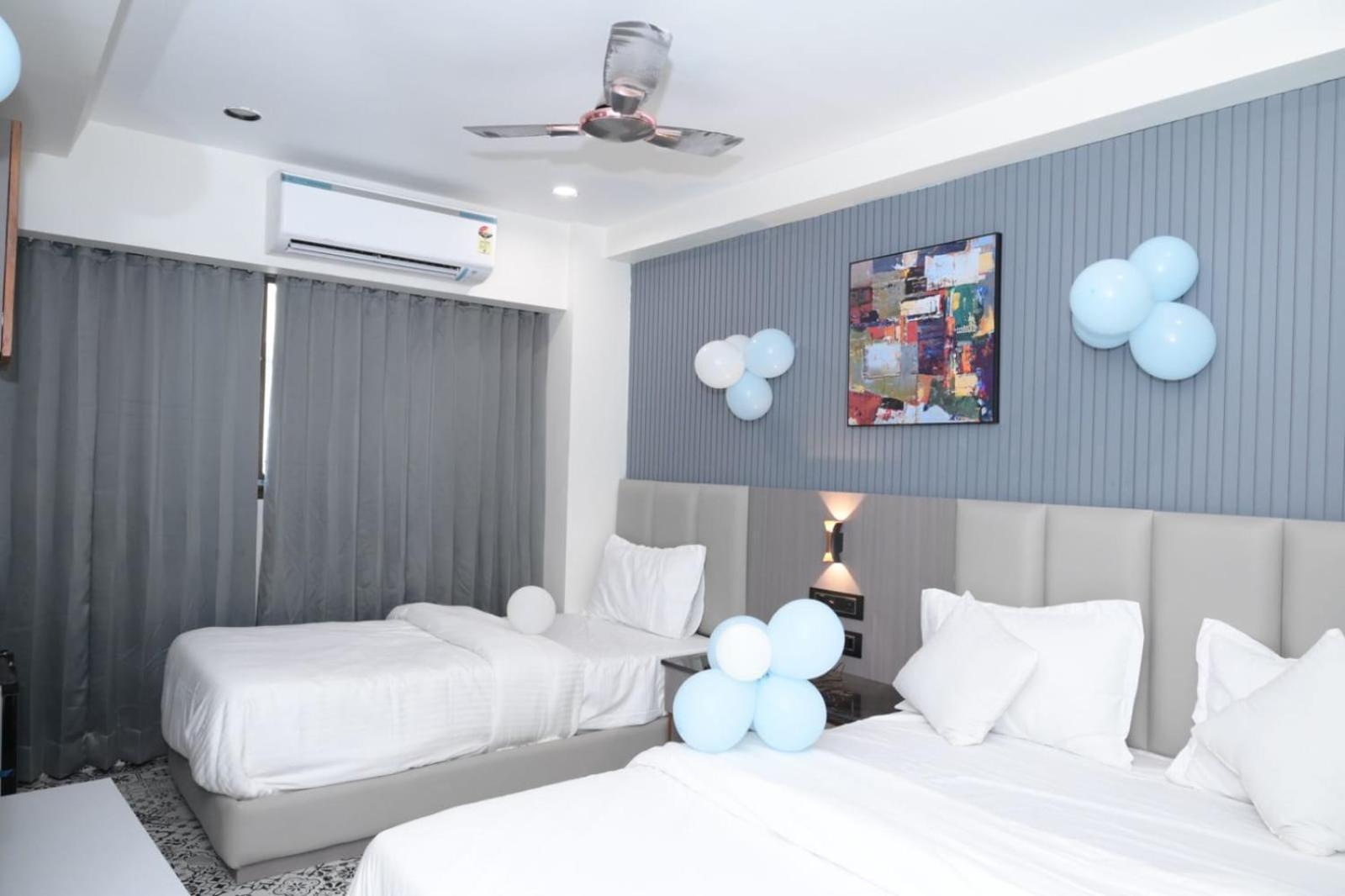 Hotel Dream Ahmedabad Ngoại thất bức ảnh